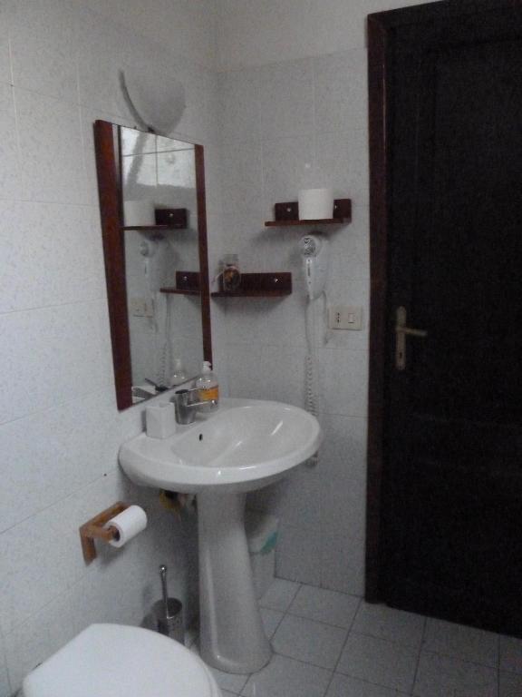 Bb Santa Rosa Bed & Breakfast Viterbo Oda fotoğraf