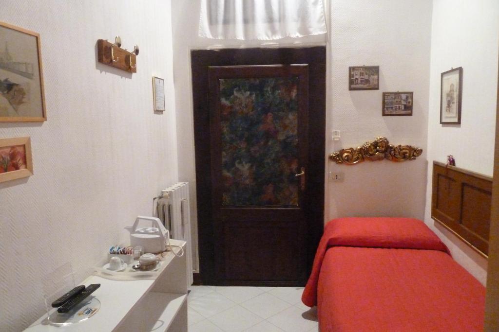Bb Santa Rosa Bed & Breakfast Viterbo Oda fotoğraf